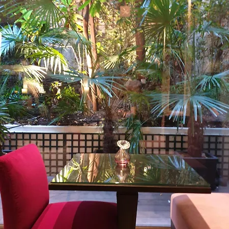 Garden-elysee Hotel Paris