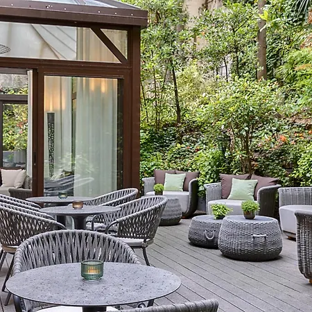 Garden-elysee Hotel 4*