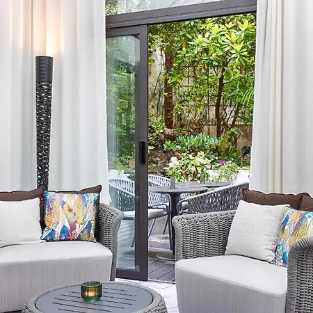 Garden-elysee Hotel Paris