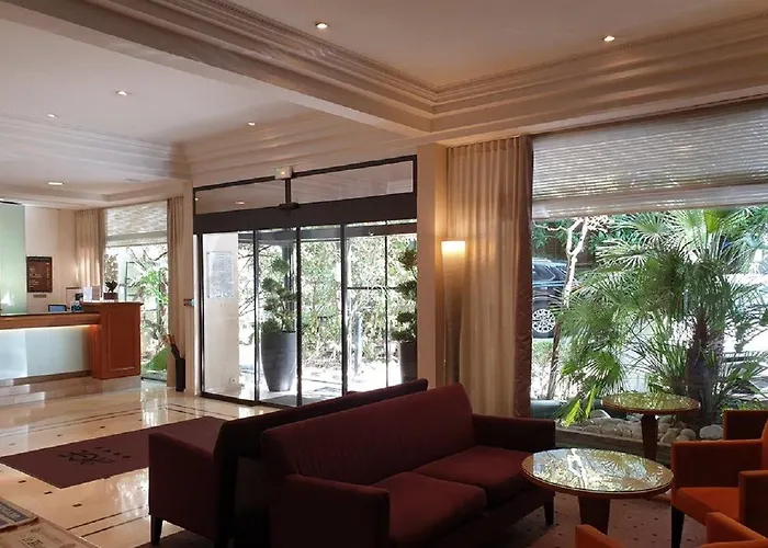 Garden-elysee Hotel 4*