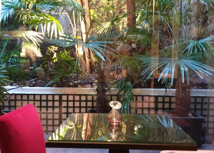 Garden-elysee Hotel Paris