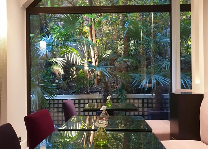 Garden-elysee Parijs