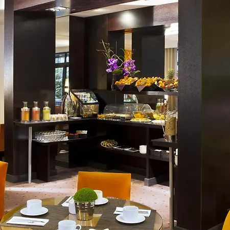 Garden-elysee 4*